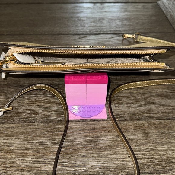 Michael Kors Jet Set Travel Large Saffiano Leather Crossbody Clutch Pale Gold - Picture 11 of 15